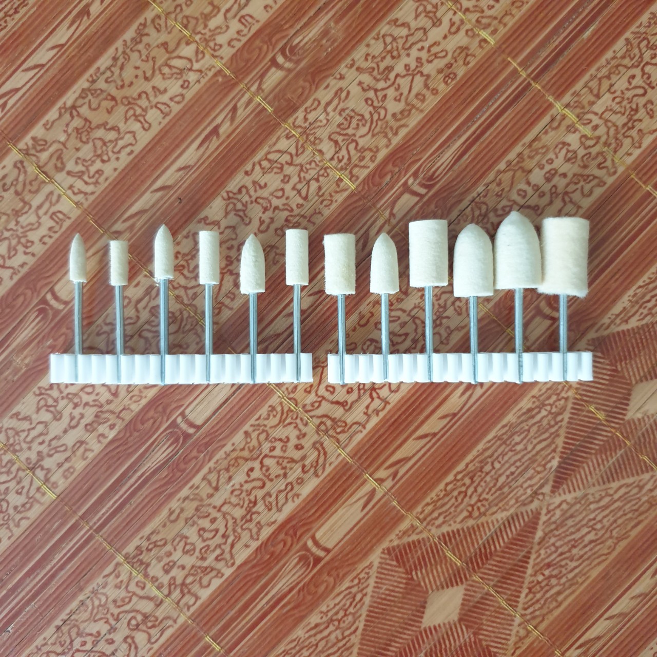 12 đầu bông nỉ đánh bóng đa năng cán 2mm hay 2.35mm dùng cho máy khoan mài khắc mini