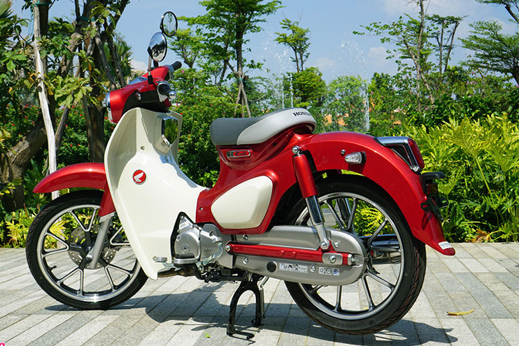 Xe máy Honda Super Cub C125 - Đỏ trắng