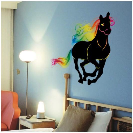 Decal trang trí tường Ngựa đen sắc màu