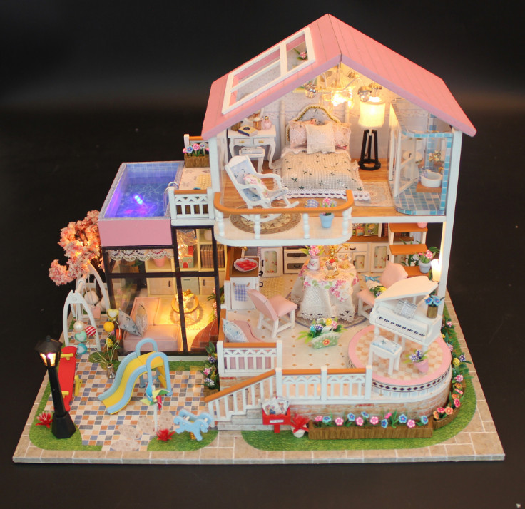 Mô hình nhà DIY Doll House Sweet Words Kèm Mica Chống bụi