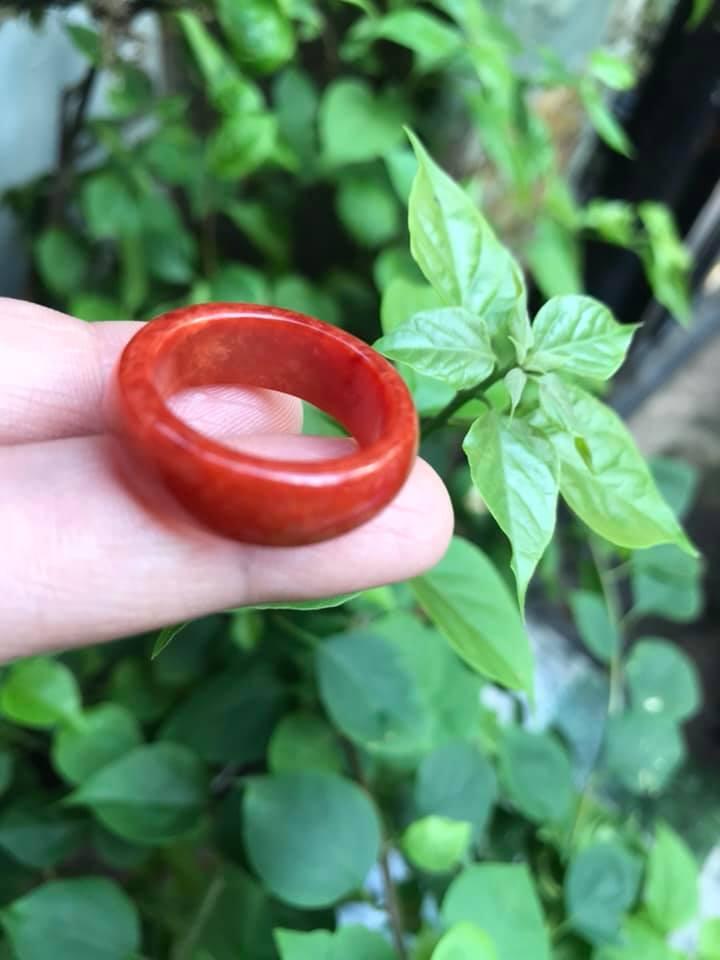 NHẪN ĐEO TAY MÀU ĐỎ 18MM CHẤT LIỆU ĐÁ CẨM THẠCH   HỢP NAM MỆNH HỎA THỔ