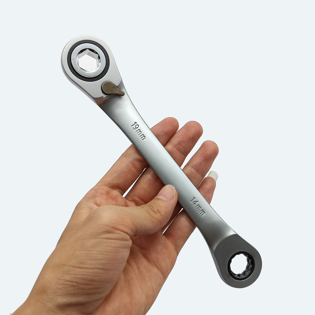 Bộ chén vặn ốc bánh cóc đảo chiều 8-19mm