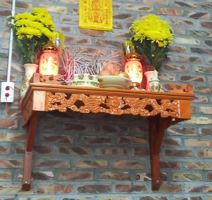 Bàn thờ treo tường gỗ pơ mu bao gồm cả chân đỡ ngang 100cm sâu 48