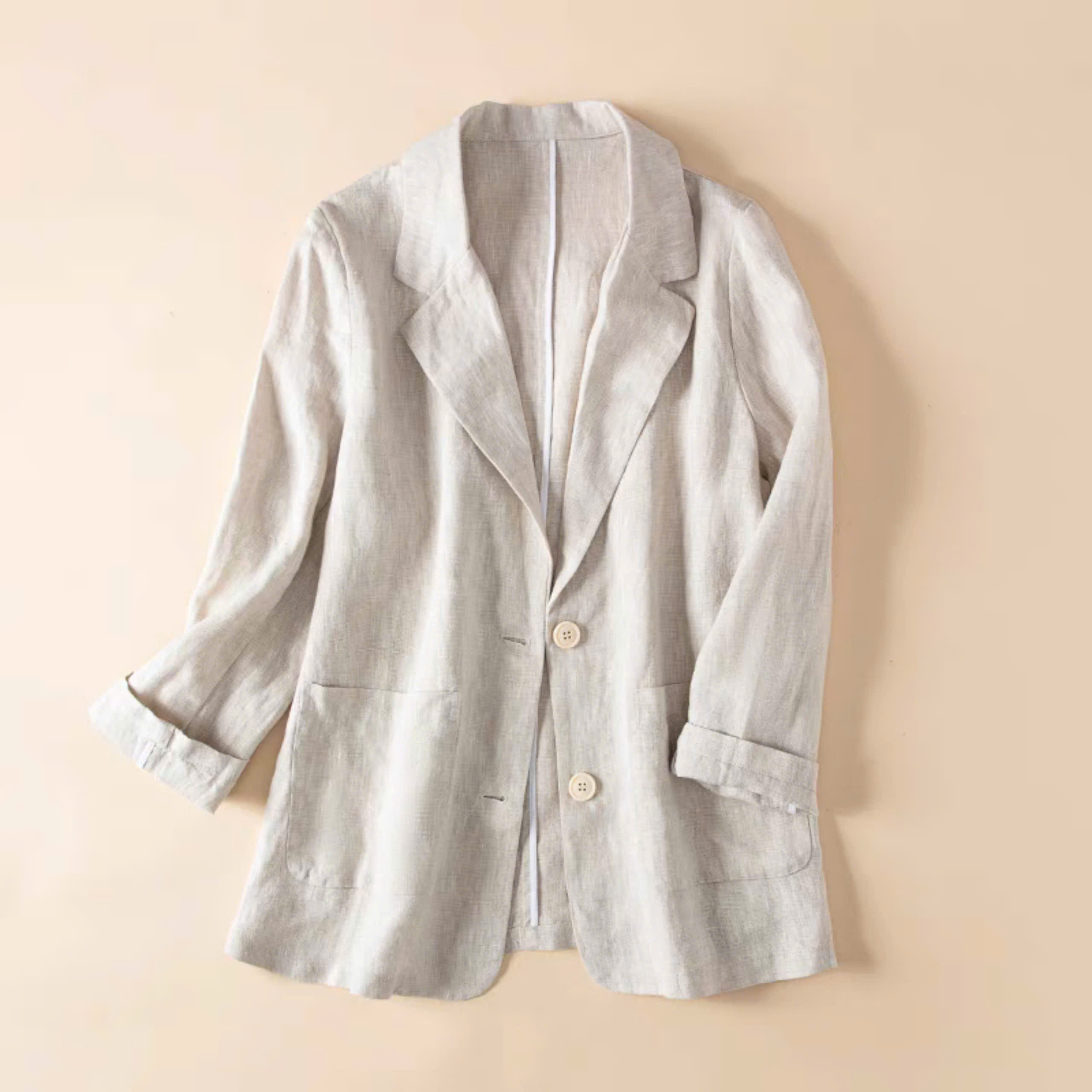 Áo vest/ blazer thiết kế tay lỡ kết hợp 2 khuy phía trước kèm 2 túi trước sâu rộng