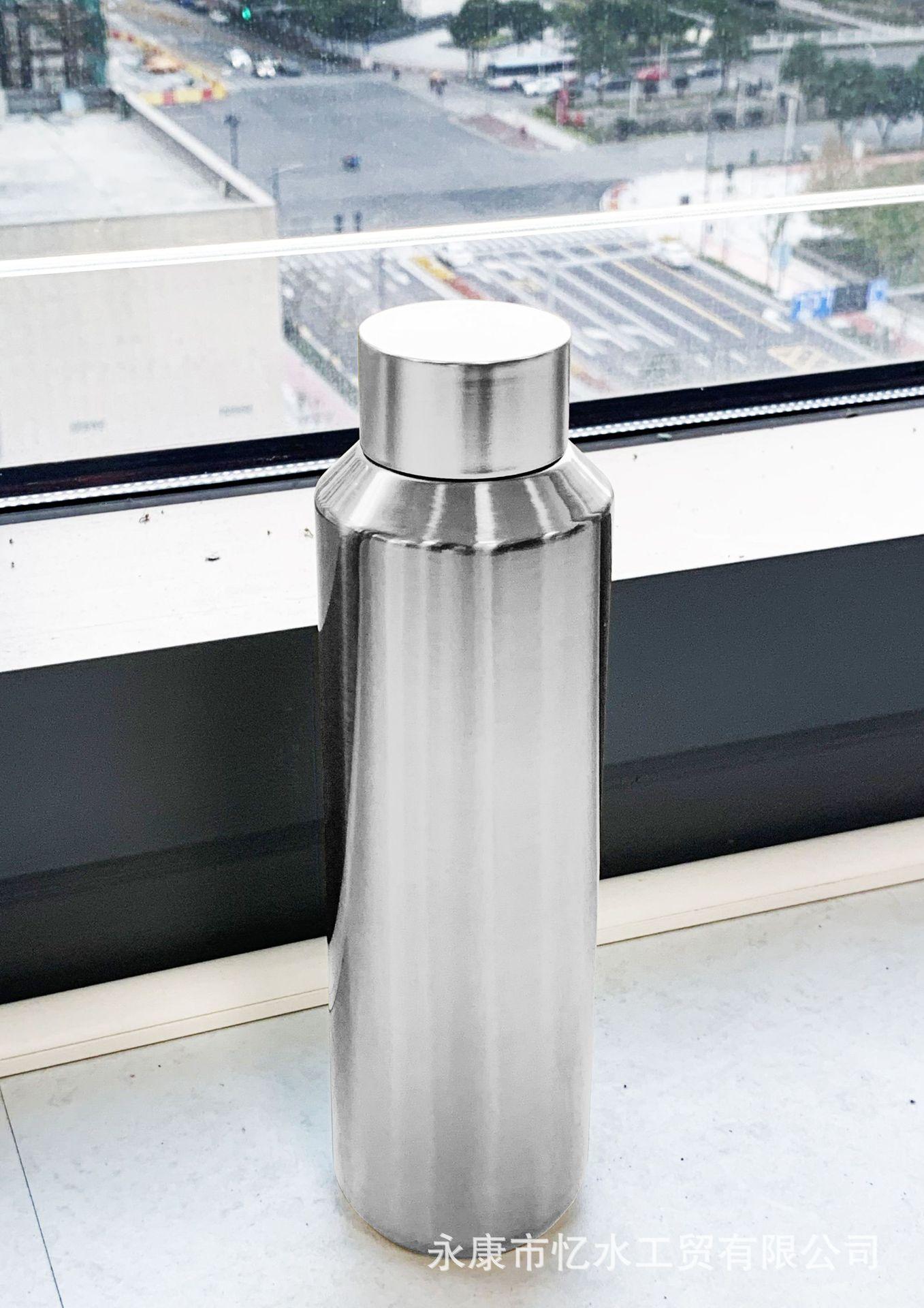 Phong cách mới nhất đơn giản cặp đôi thể thao bằng thép không gỉ cách nhiệt bình bỏ túi di động cốc ngoài trời cỡ nhỏ đi kèm cốc