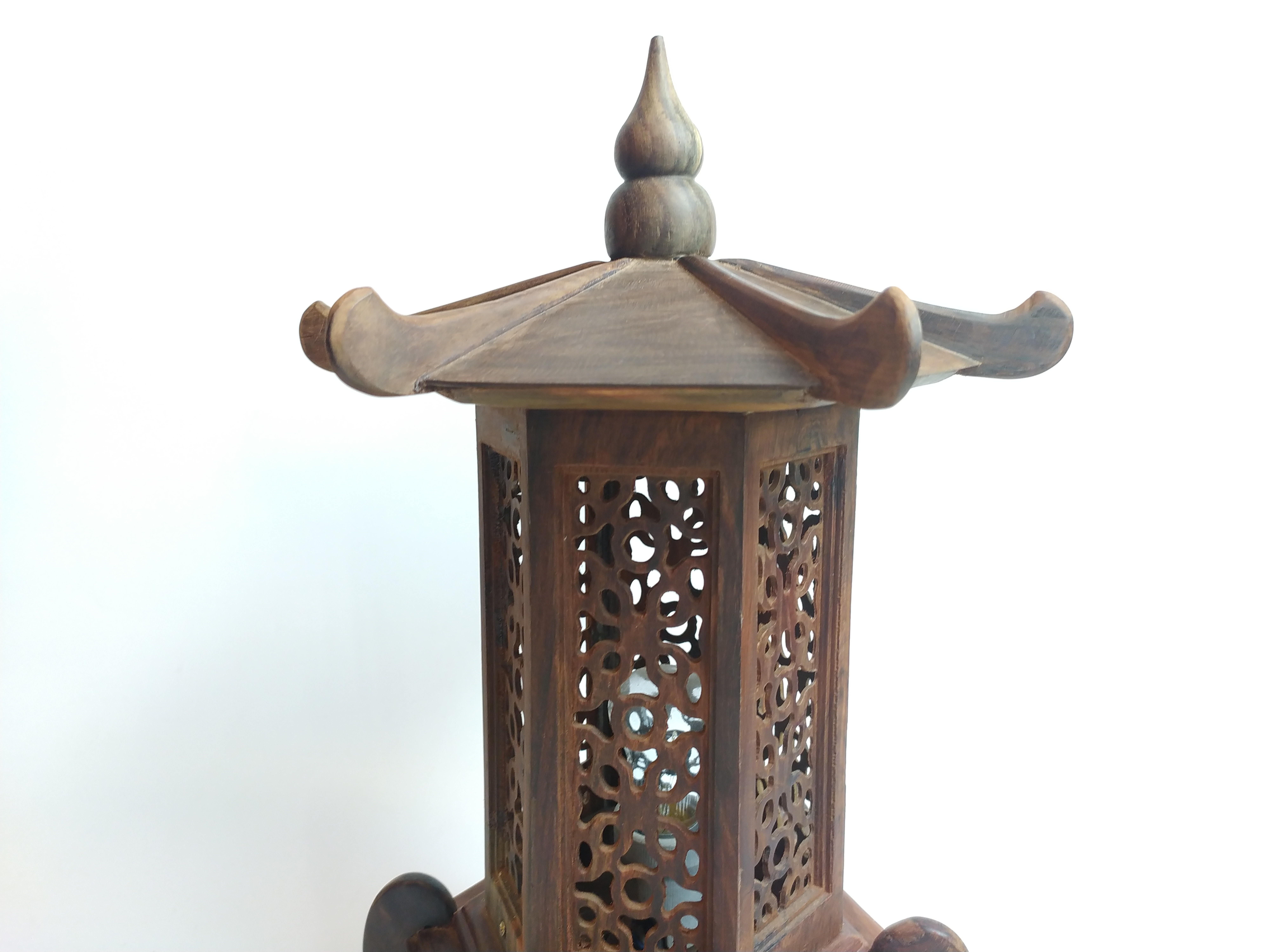 Đèn thờ gỗ trắc - Đèn trắc hoa văn