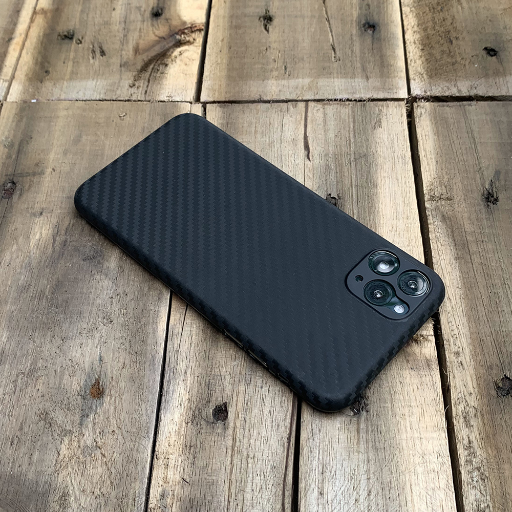 Ốp lưng siêu mỏng, vân carbon dành cho iPhone 11 Pro Max - Màu đen