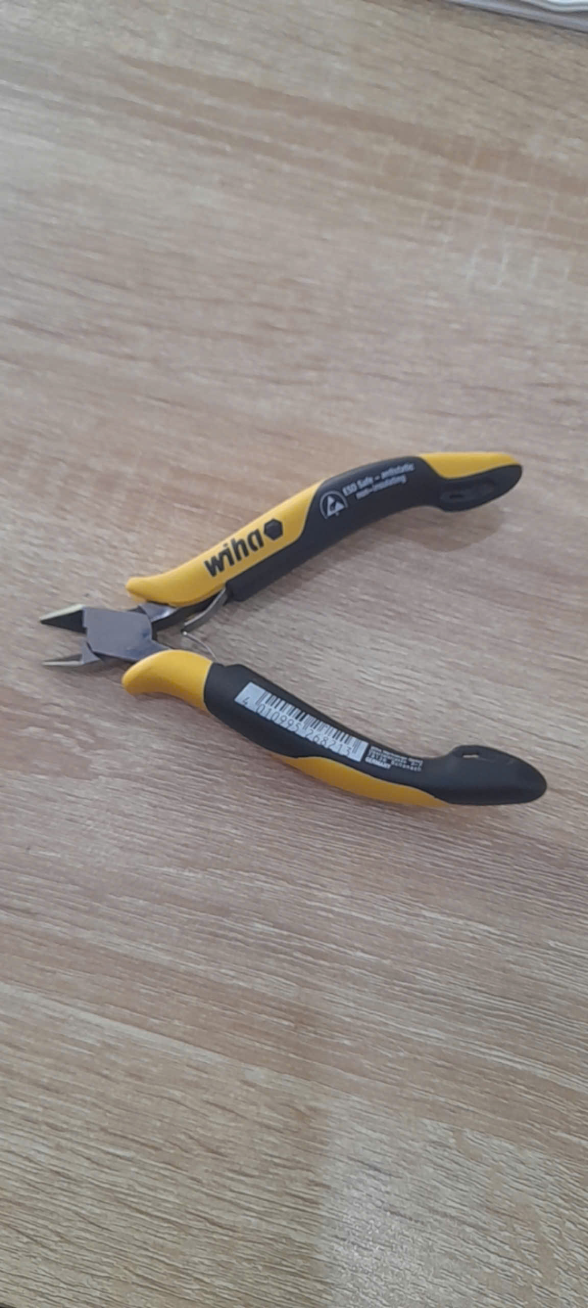 Kìm cắt điện tử ESD Wiha 26821 chống tĩnh điện