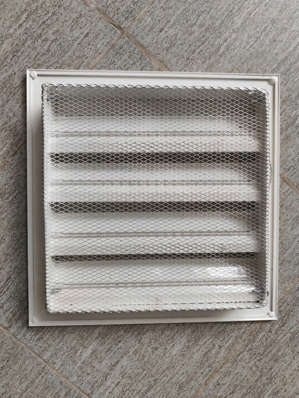 Miệng gió nan Z louver 450x450 kèm lưới chắn côn trùng lắp lỗ thông gió