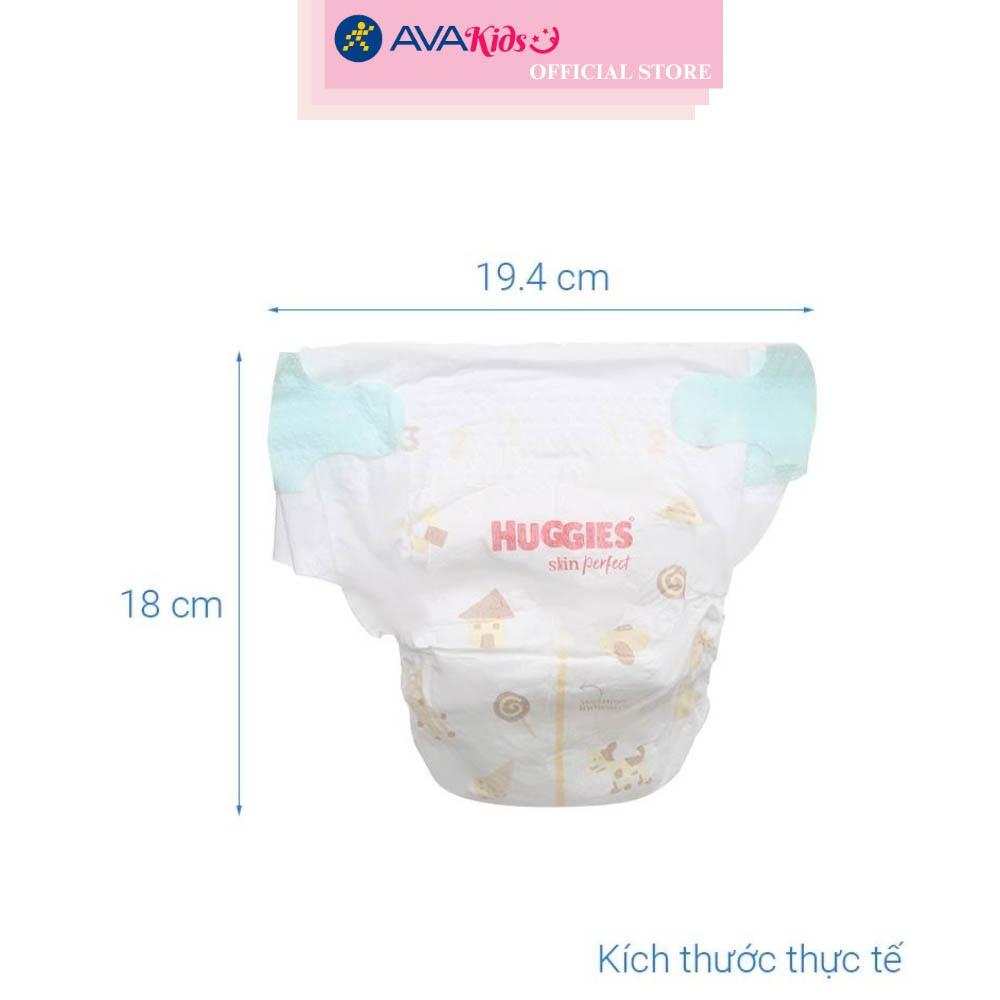 Tã dán Huggies Skin Perfect size S 54 + 6 miếng (4 - 8 kg) - Giao bao bì ngẫu nhiên