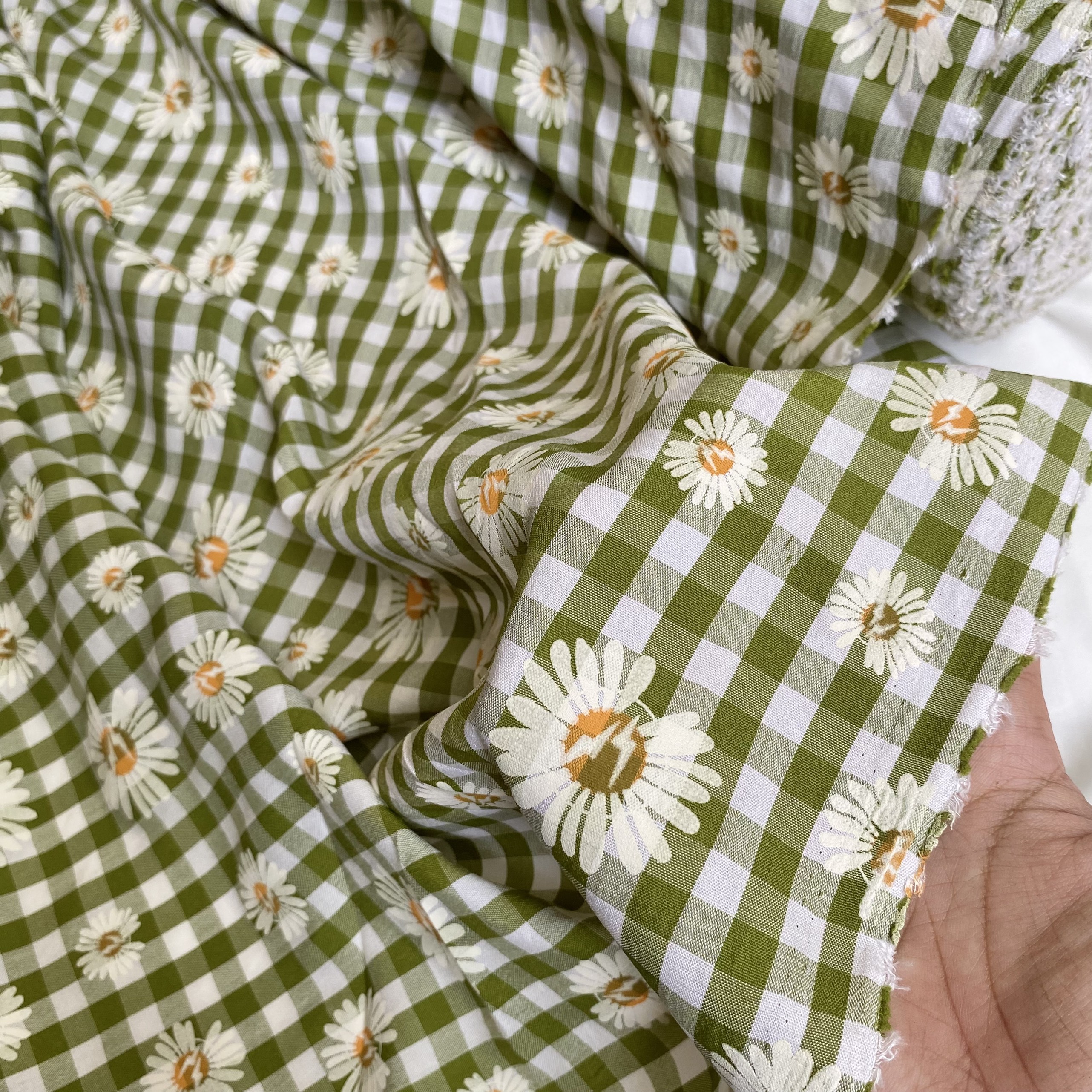 Vải Thô Cotton Pha Xanh Lớn Hoa Cúc Sơn Khổ 1m46 - Không Co Giãn - May Đầm, Áo Kiểu, Đồ Bộ, Đồ Trẻ Em