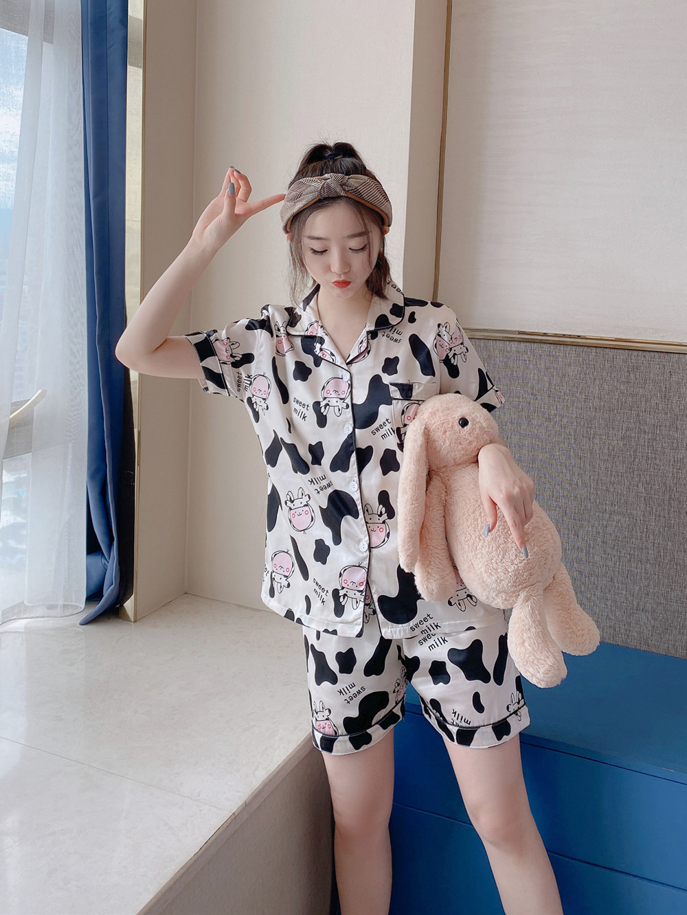 Pijama lụa đùi họa tiết Quảng Châu