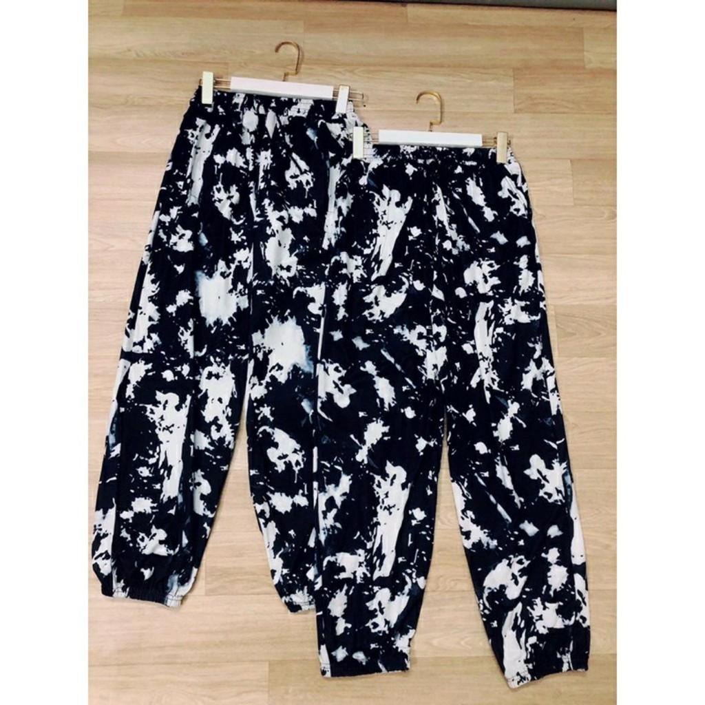 Quần Jogger nữ rằn ri, Hoạ tiết loang màu ống bo rút