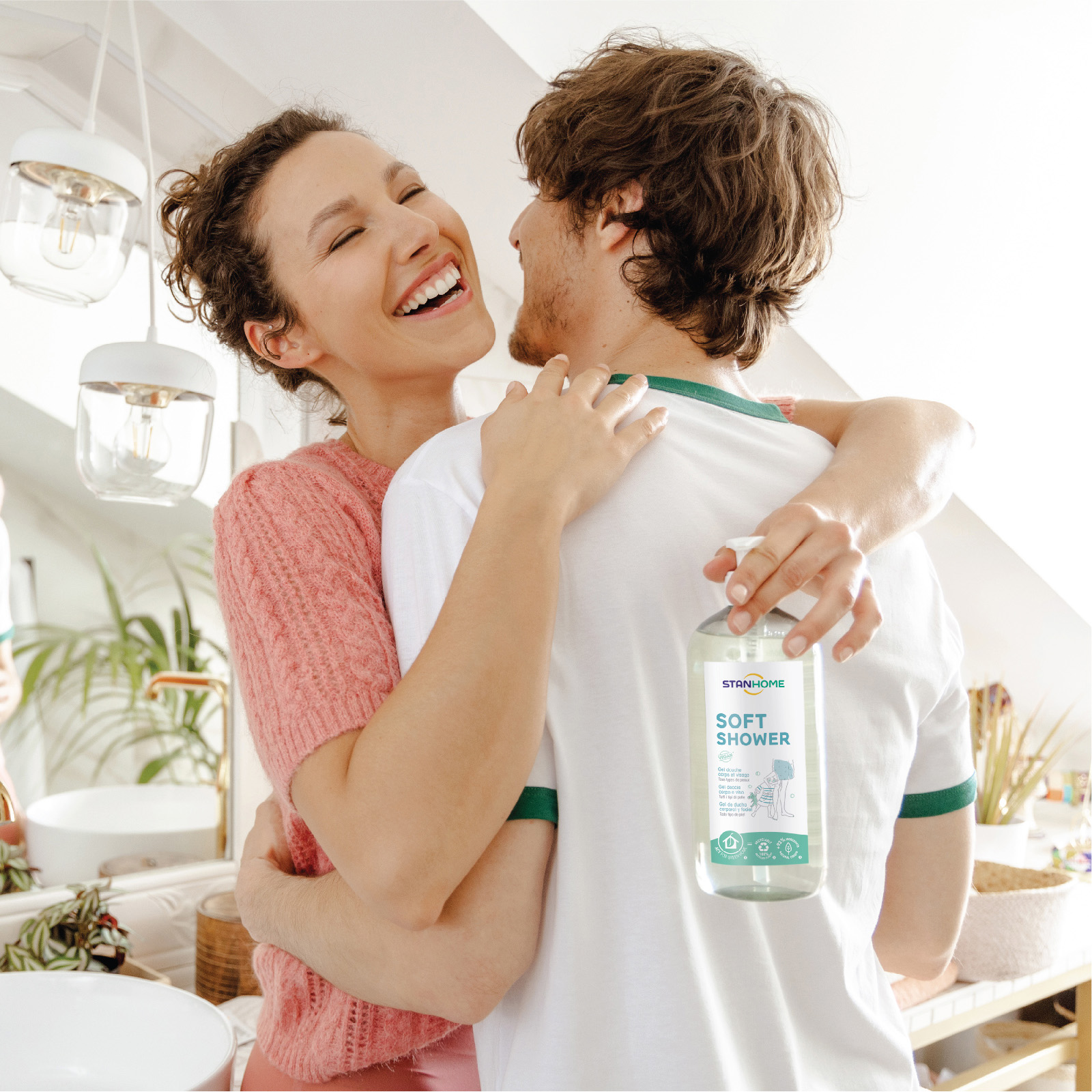 Sữa tắm, rửa mặt không xà phòng cho mọi loại da và da nhạy cảm Stanhome Family Expert Soft Shower 740ml/chai