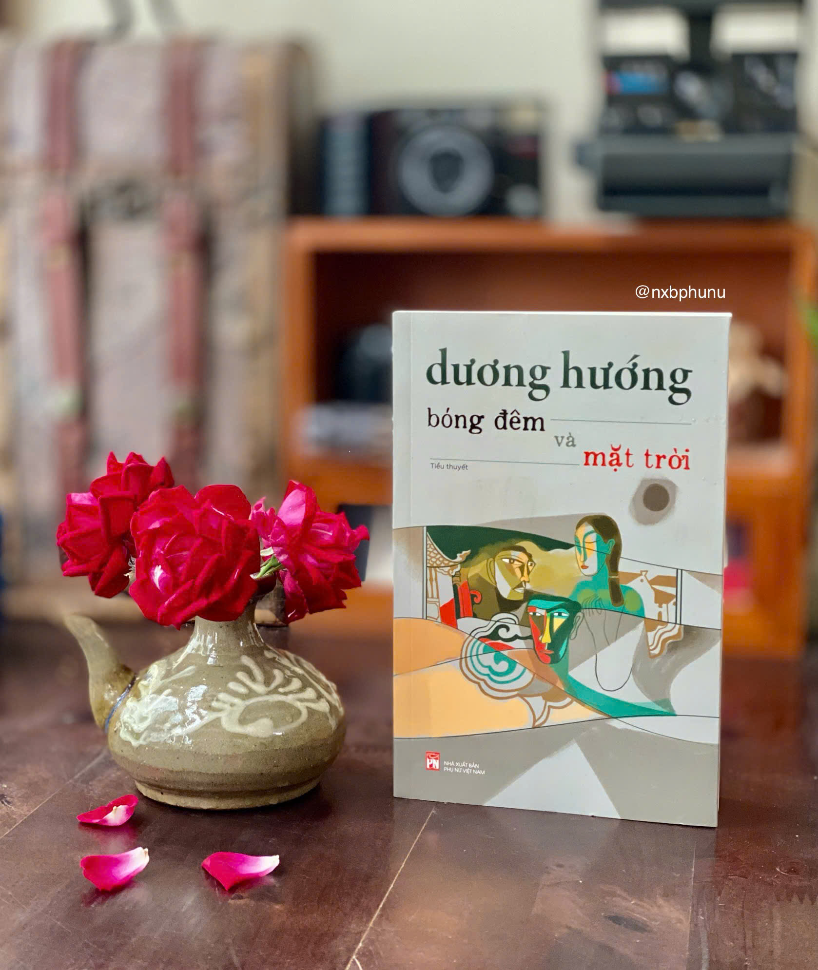 Sách - BÓNG ĐÊM VÀ MẶT TRỜI - Dương Hướng