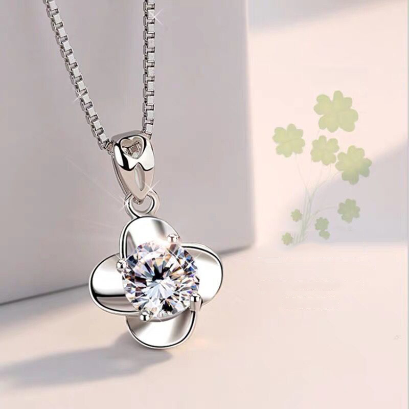 Dây chuyền vòng cổ nữ Cỏ bốn lá may mắn