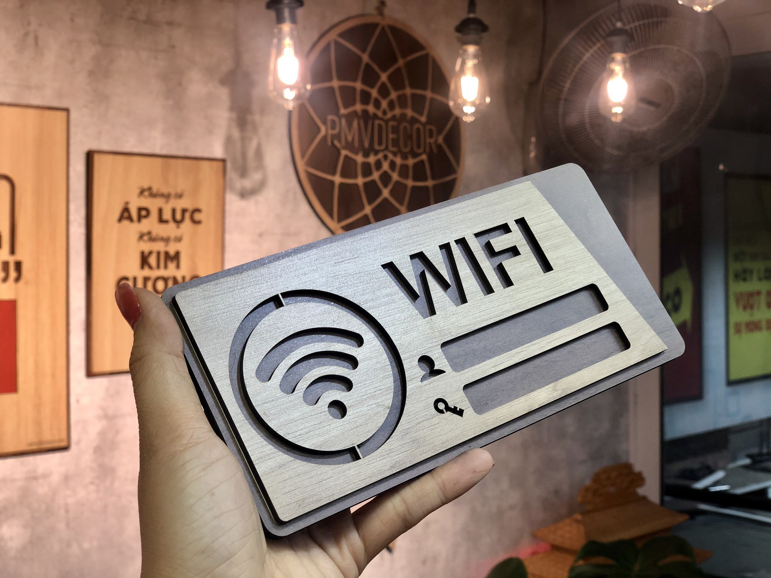 BẢNG WIFI. Gỗ MDF phủ melamine 2 màu tương phản. PMV-BWF002