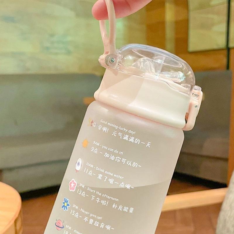 Bình đựng nước cute màu PASTEL phong cách Hàn Quốc cho nữ kèm ống hút có vạch báo giờ uống nước 460ml mang theo tiện lợi