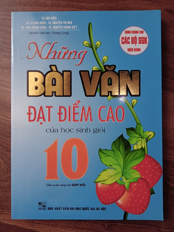 Sách - Những bài văn đạt điểm cao của học sinh giỏi lớp 10