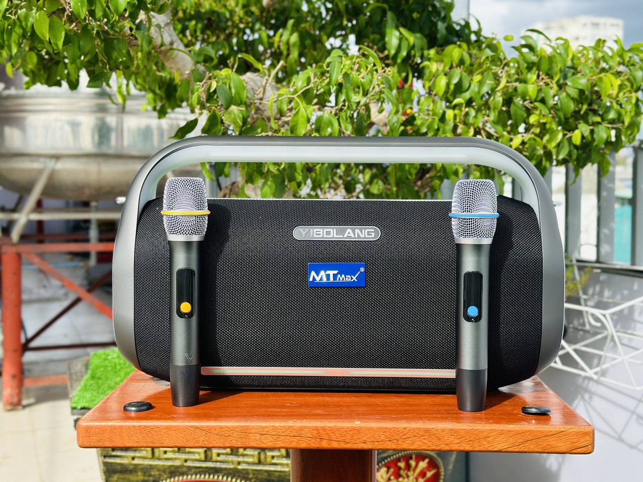 HÀNG CHÍNH HÃNG | Loa Xách Tay YIBOLANG F4 Pro - Công Suất 300W, 1 Bass 20 Trung Treble, Âm Thanh Đánh Cực Khủng, Nghe Siêu Hay, Tặng Kèm 2 Micro Không Dây Và Phụ Kiện Dây Đeo Chéo