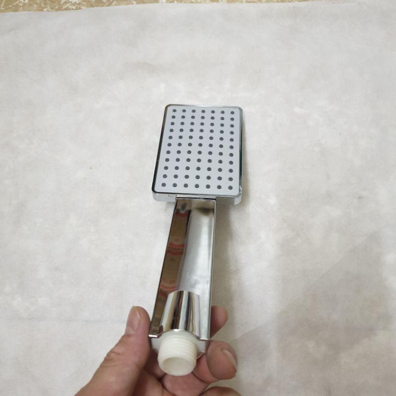 Bát sen vuông chữ nhật sáng bóng.