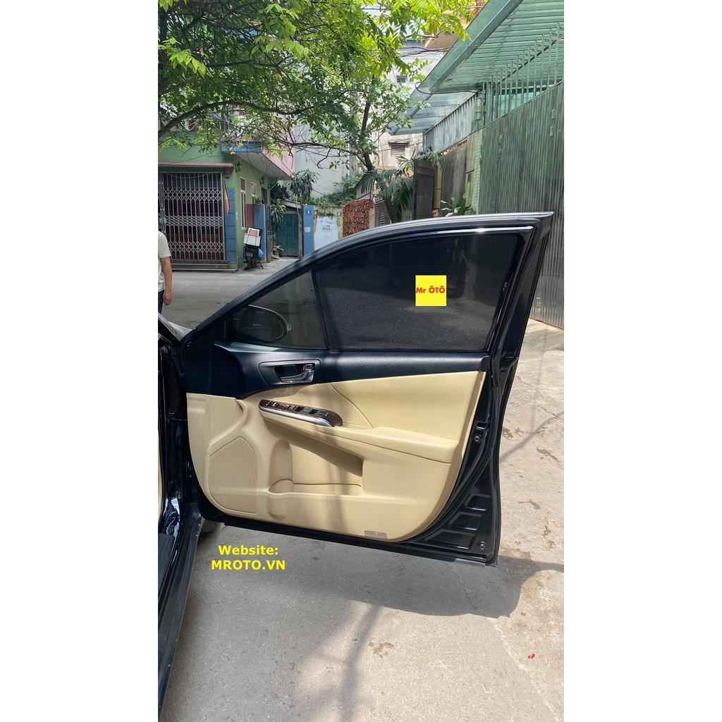 RÈM CHE NẮNG NAM CHÂM CHO XE TOYOTA CAMRY 2013-2018 .
