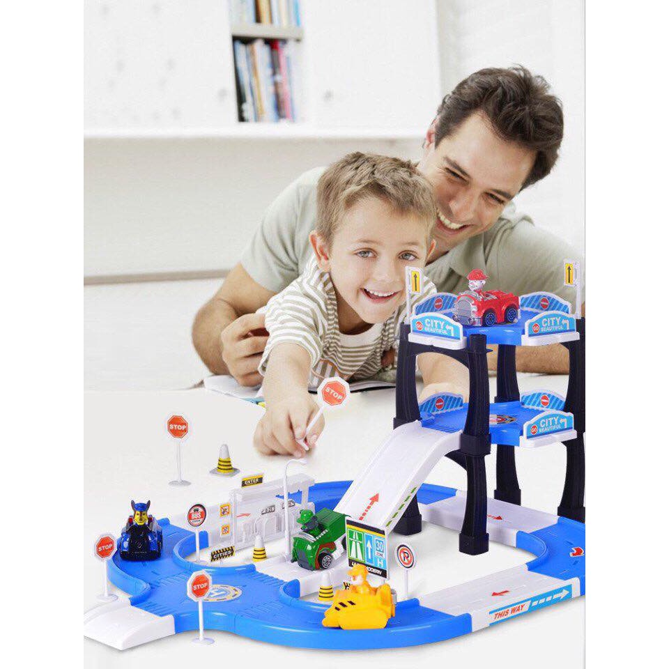 Bộ đồ chơi lắp ráp đường trượt và đội đua xe chó cứu hộ - Bãi đỗ xe chó cứu hộ