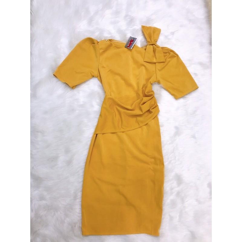 Đầm body trơn thần thánh tay phồng đính cườm cực sang chảnh