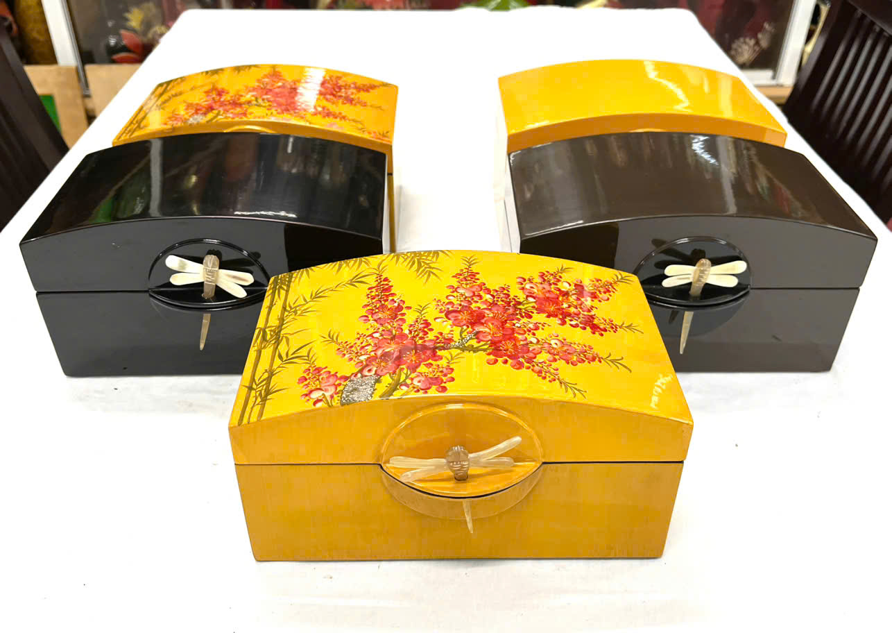 Hộp trang sức sơn mài độc đáo có kèm khóa chuồn chuồn