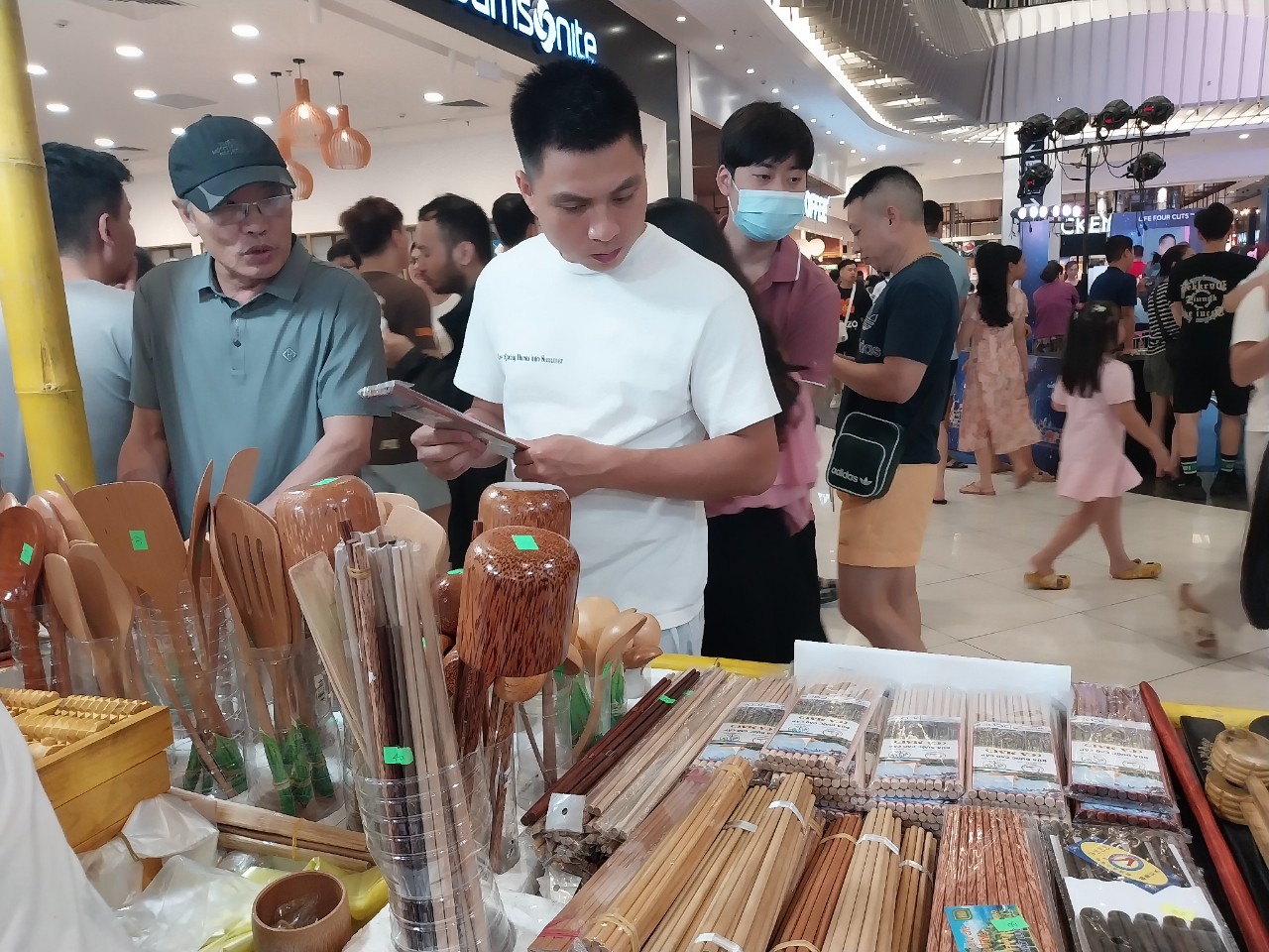 Con lăn massage mặt, mũi bằng Gỗ Bách Xanh