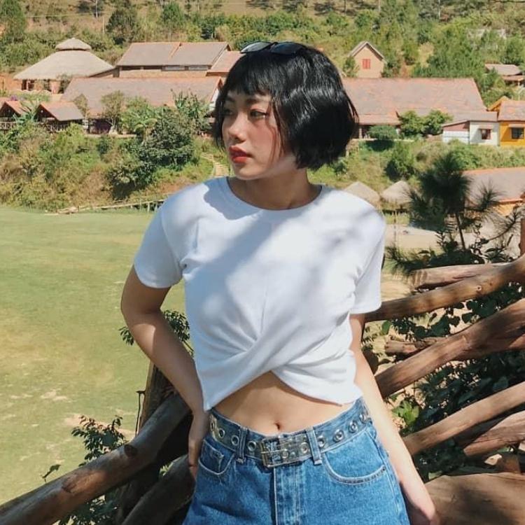 Áo Croptop Tay Ngắn Chéo Bụng