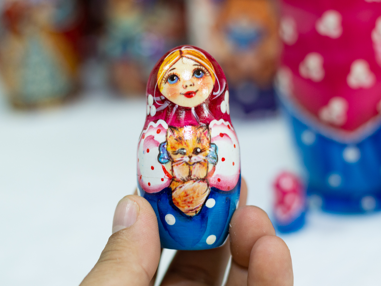 (SIÊU DỄ THƯƠNG) BỘ BÚP BÊ NGA MATRYOSHKA 5 LỚP 15CM "MISA ÔM MÈO" HÀNG LƯU NIỆM NGA CỰC ĐẸP VÀ DỄ THƯƠNG