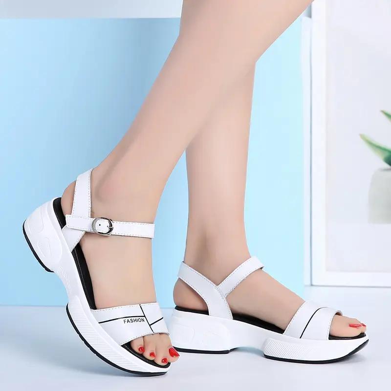 Đảm Bảo Chất Lượng Giày Nữ Giày Running Giày Trắng Nhỏ Mới Nhất Giày Couple Xu Hướng Giảm Giá Mới Nhất