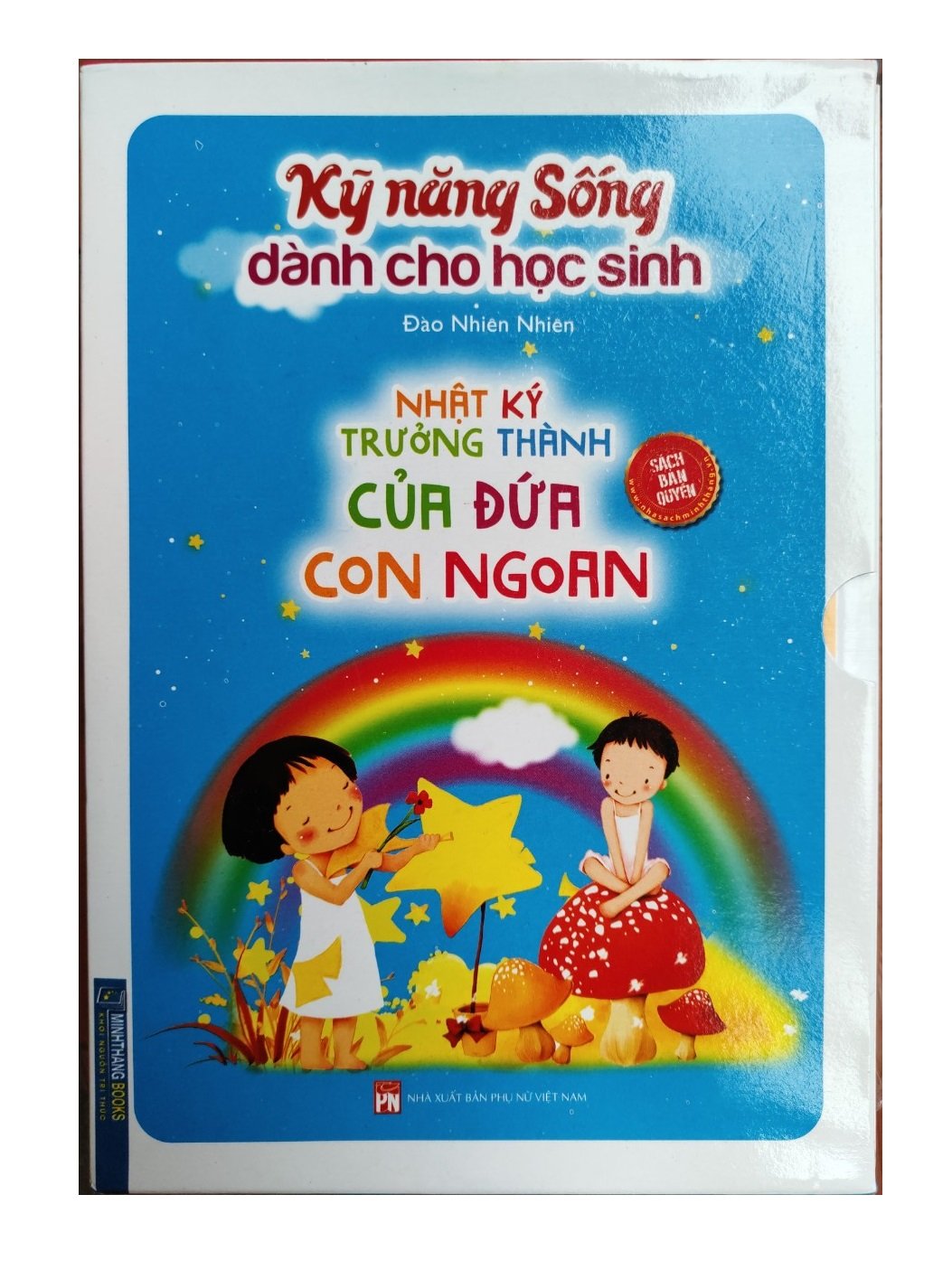 Combo nhật ký trưởng thành của đứa con ngoan (sách bản quyển).Phần 2.Tặng bút và sổ tay