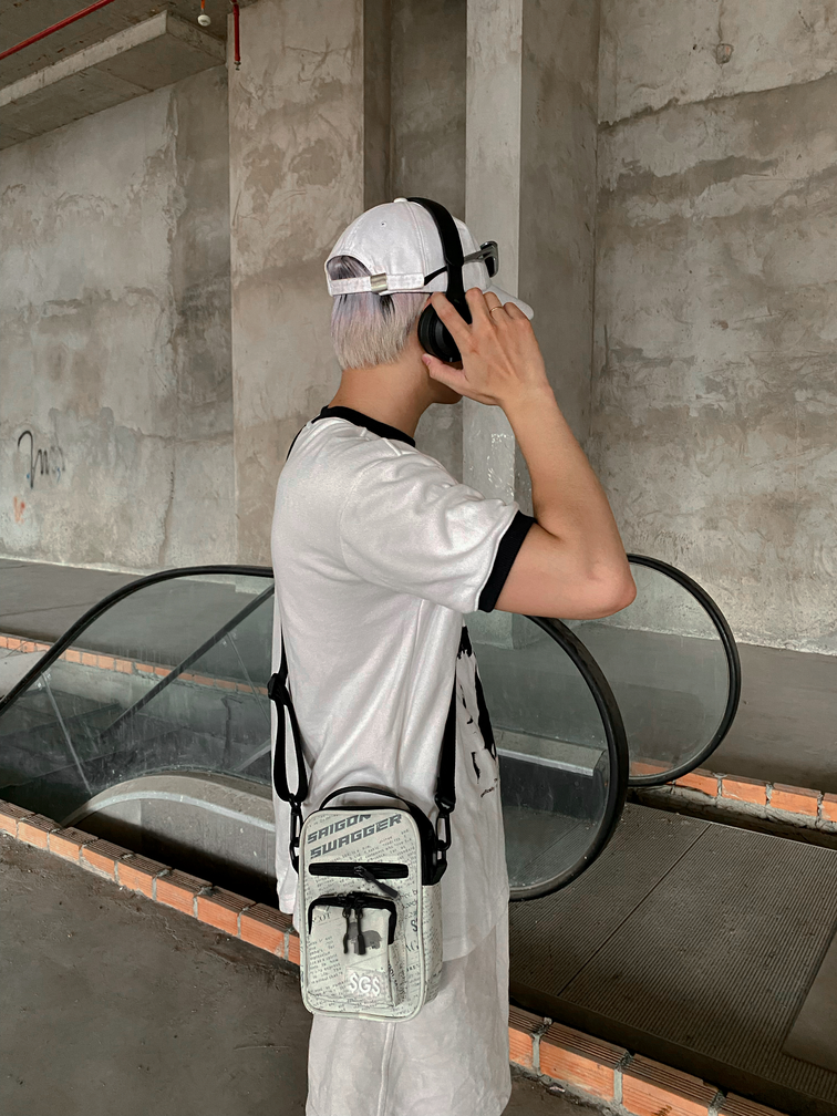 Túi Đeo Chéo Nam, Nữ Dọc In Họa Tiết Báo SAIGON SWAGGER SGS Journal Cross Bag