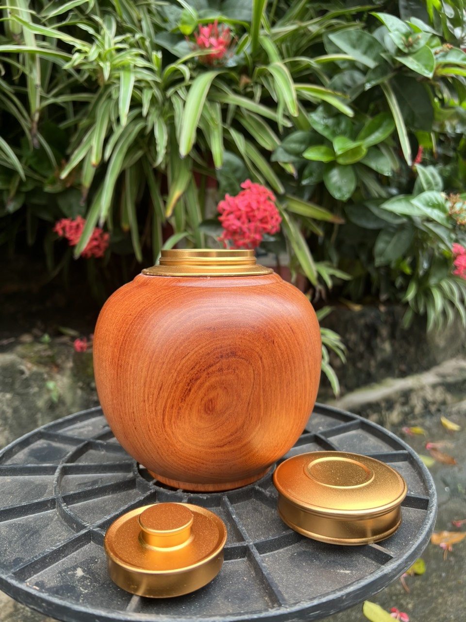 Hũ đựng trà bằng gỗ hương đá kt cao 18×14cm