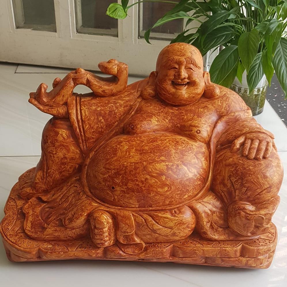 Tượng Di Lặc Gỗ Ngồi Cầm Như ý Bao tiền Kích thước Ngang 40cm x Cao 29cm x Sâu 22cm Anh Chị trưng phòng khách nhà công ty may mắn ạ