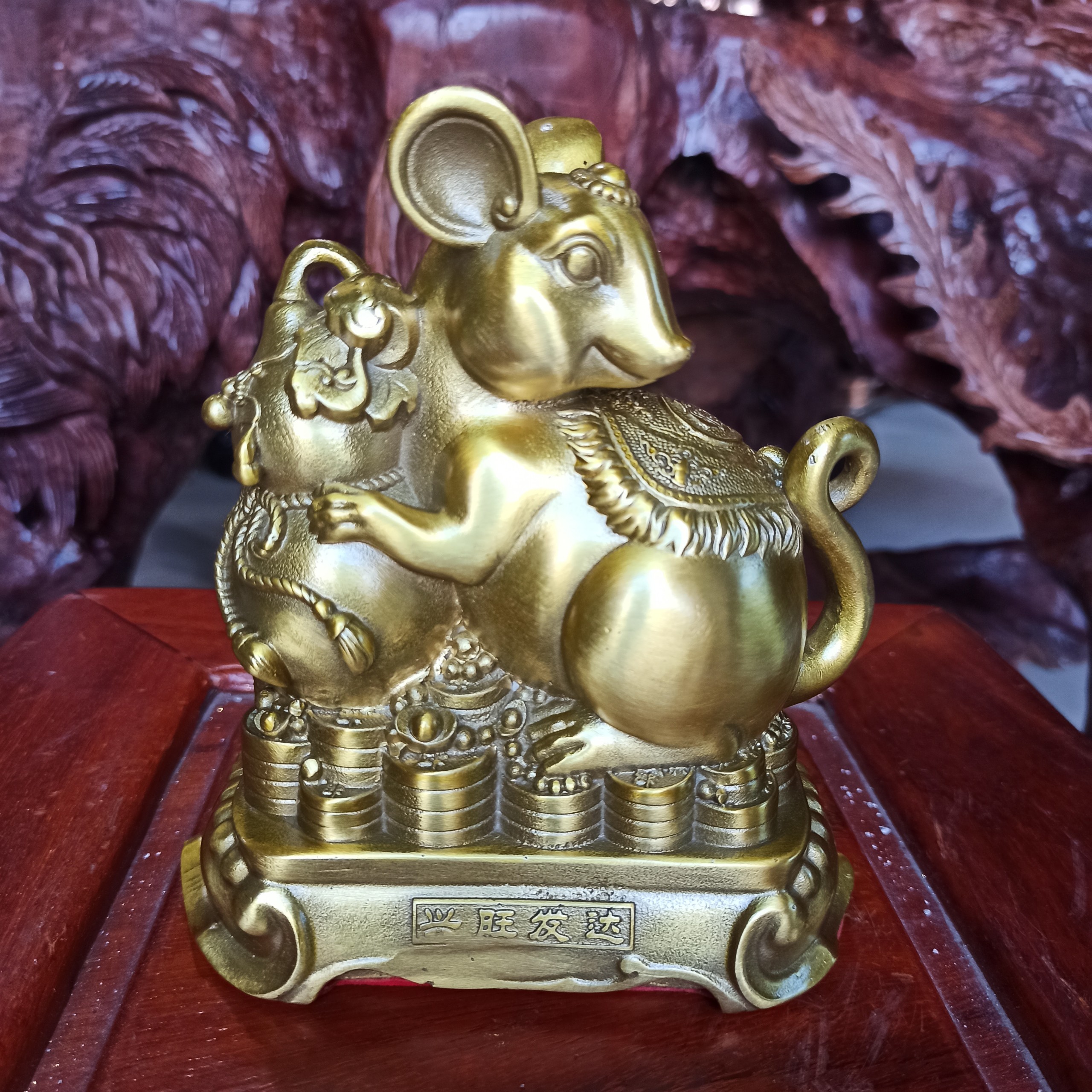 Tượng chuột bằng đồng, Tượng chuột phong thủy, chuột như ý bằng đồng vàng bày bàn hàng đẹp, quà tặng phong thủy, linh vật phong thủy