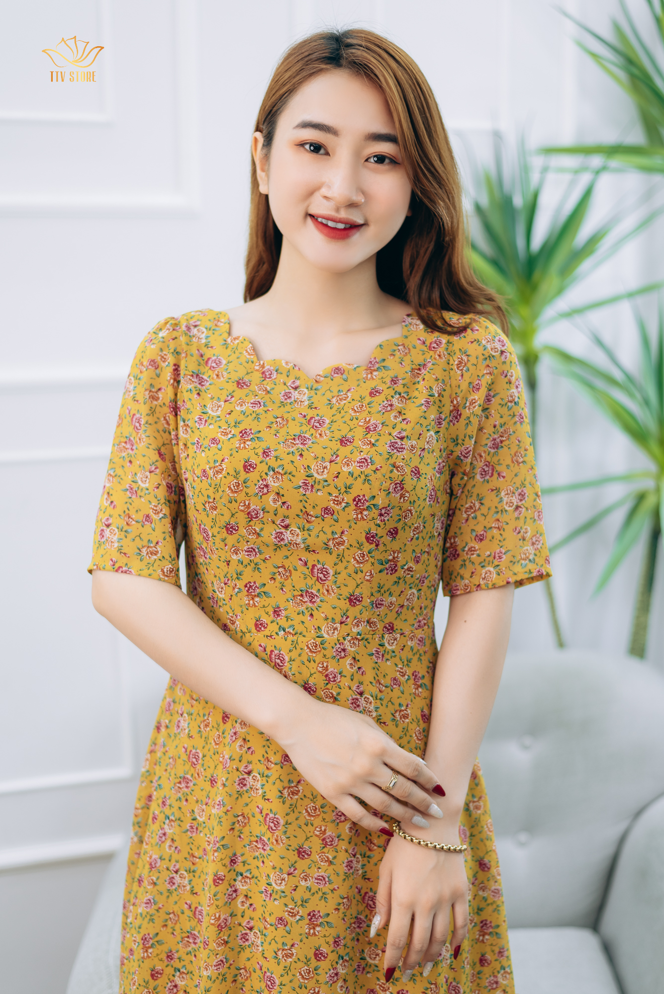 Đầm xòe thiết kế trung niên cao cấp sang trọng Cổ sóng nước tay ngắn màu Vàng Hoa TTV STORE TTV1372