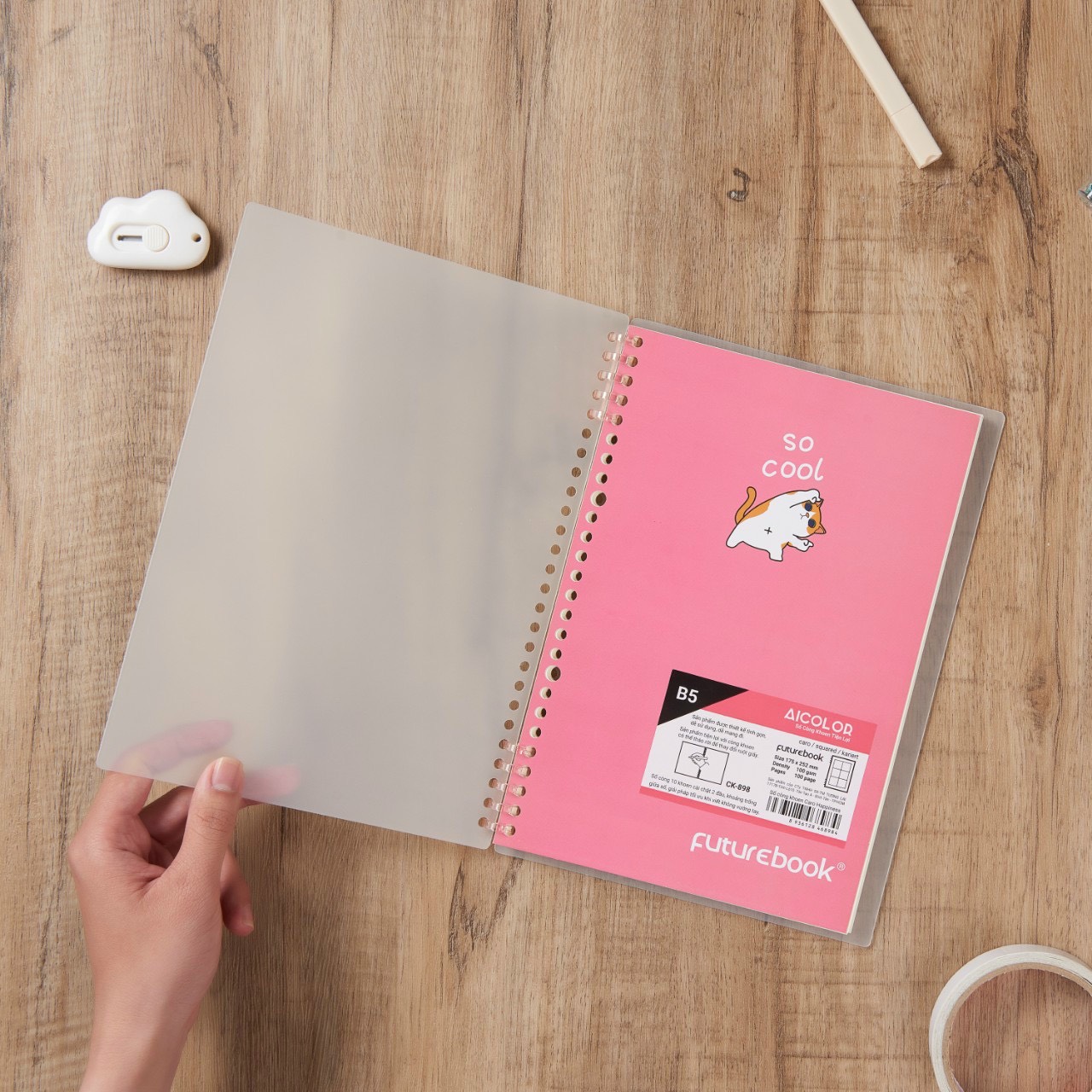 FUTUREBOOK-Sổ Còng Tiện lợi B5 –100Trang–Dòng Kẻ Caro–Định Lượng 100Gsm. Mã Sản Phẩm CK898
