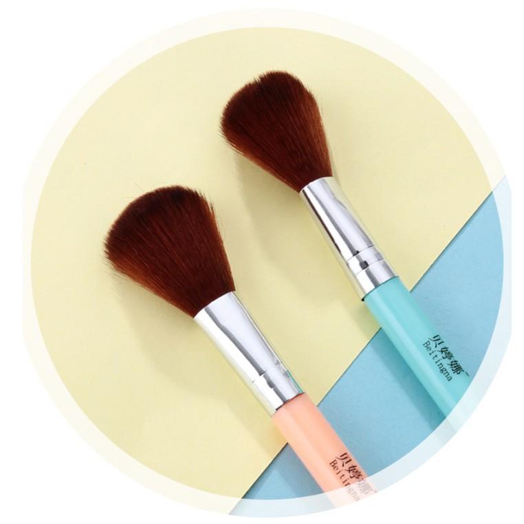 Cọ đánh phấn phủ má hồng Brush Beitingna