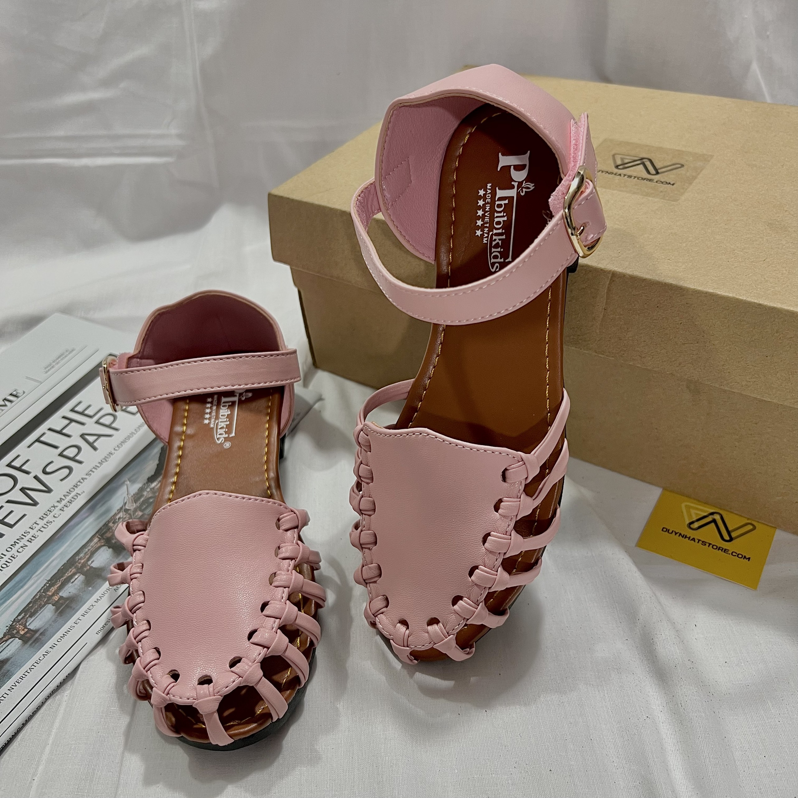 Giày Sandal Hồng Bít Mũi Rọ Bé Gái Học Sinh Đi Học Duy Nhật Store Cấp 1 2 Đế Cao Su Đúc Dép Quai Hậu Êm Chân 7 Màu Elsa Size Lớn Búp Bê Dán