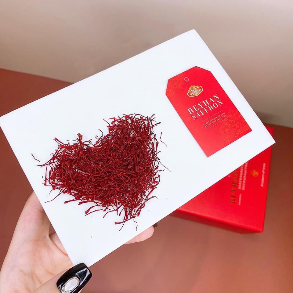 Reyhan Saffron - nhụy hoa nghệ tây cao cấp có tem mác đầy đủ (hộp 10 gram) tặng bình thủy tinh 500ml