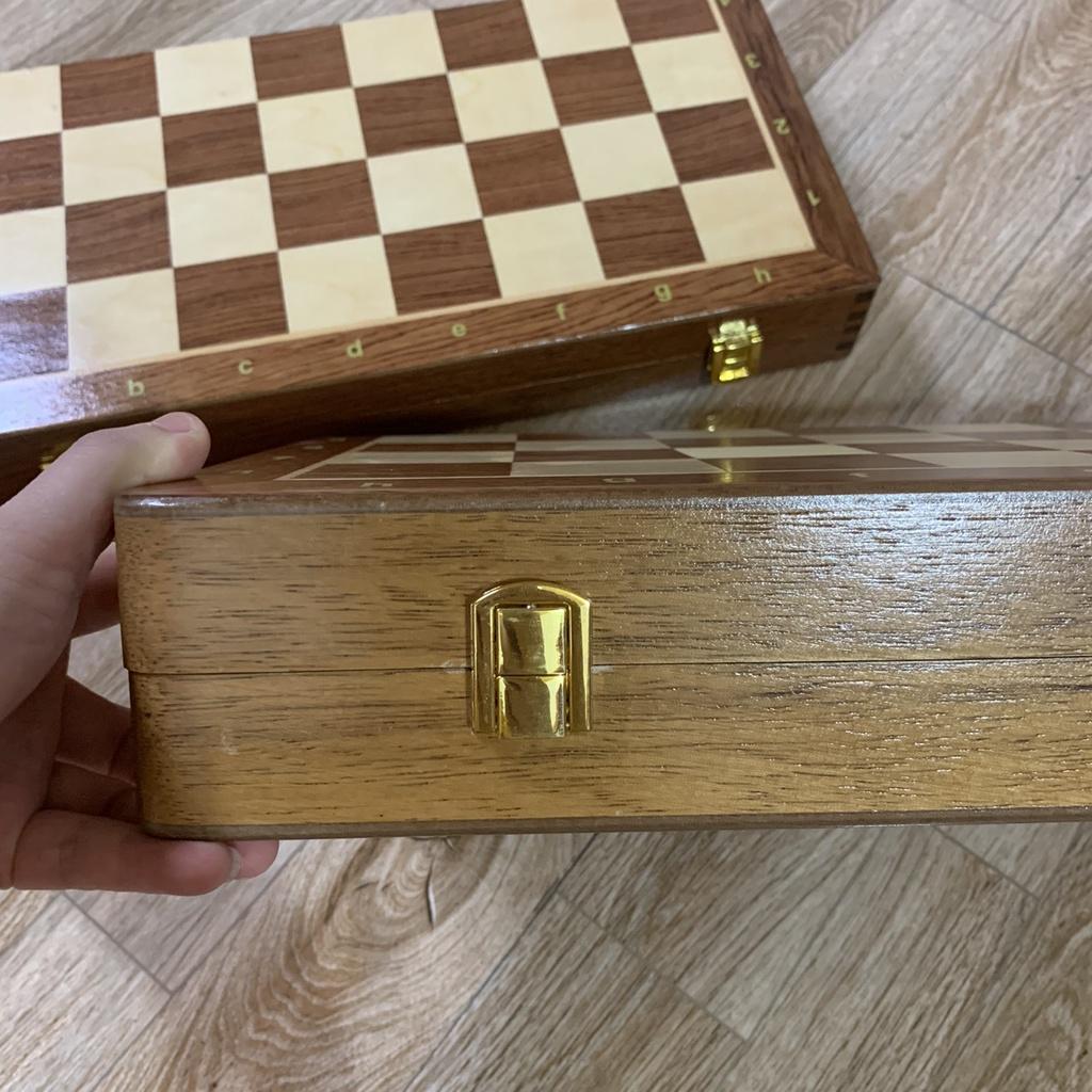 Bộ cờ vua bằng gỗ óc chó cao cấp tặng kèm quân hậu size 39cm và 45cm - HÌNH CHỤP THẬT
