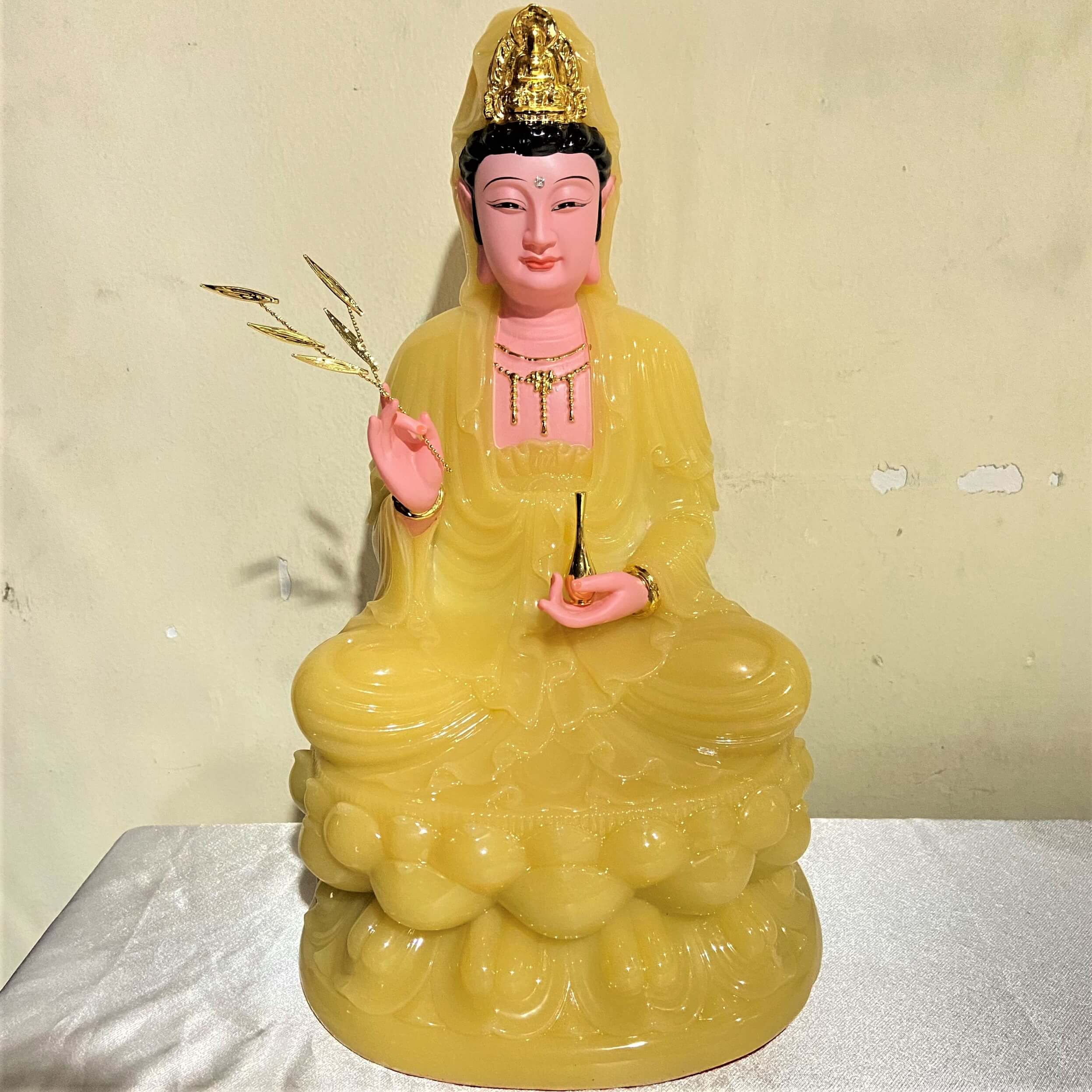 Tượng Phật Quan Âm Bột Đá Hoàng Kim Cao 30cm