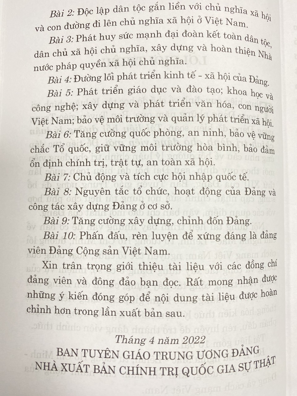 Tài liệu bồi dưỡng lý luận chính trị dành cho đảng viên mới (Xuất bản lần thứ 20 có sửa chữa, bổ sung)