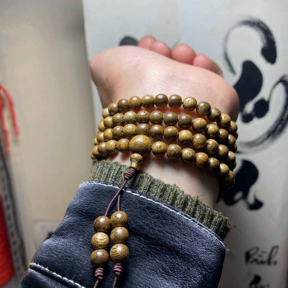 Vòng trầm hương 108 hạt Kiến An