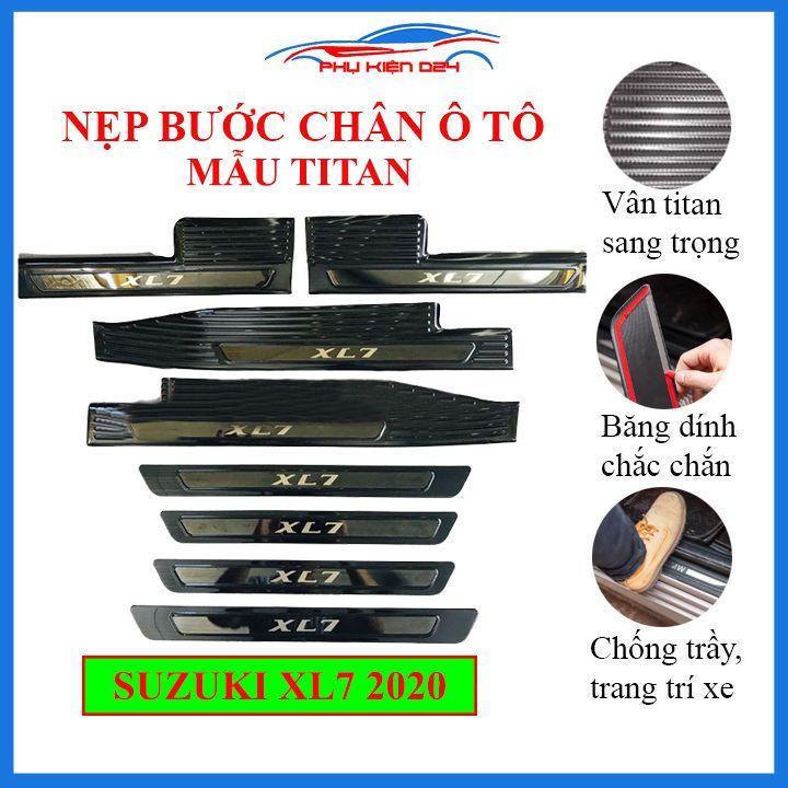 Bộ ốp bậc cửa trong ngoài nẹp bước chân Suzuki XL7 2020 vân Titan chống trầy trang trí xe