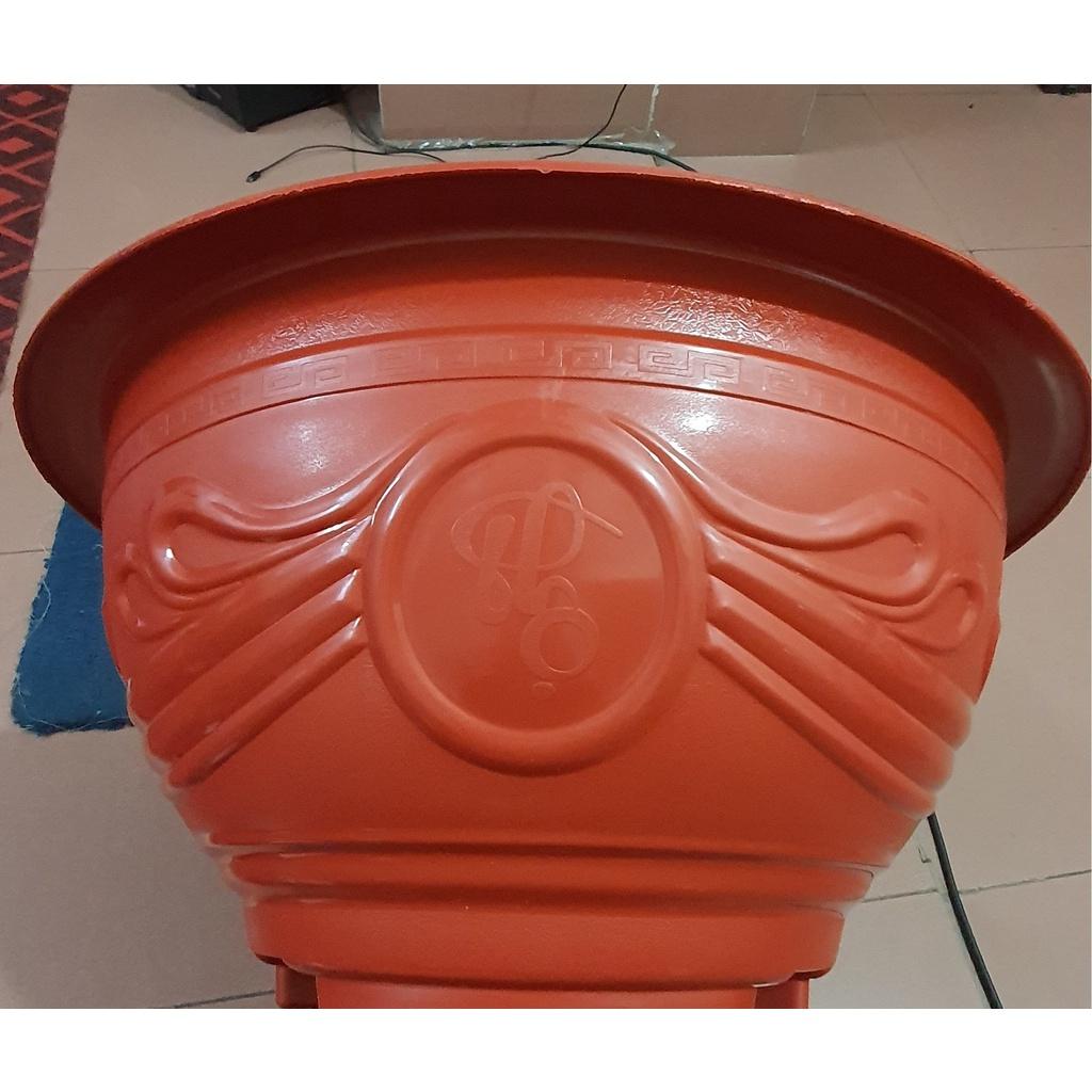 Chậu nhựa tròn T48 đỏ hoa văn đa dạng.