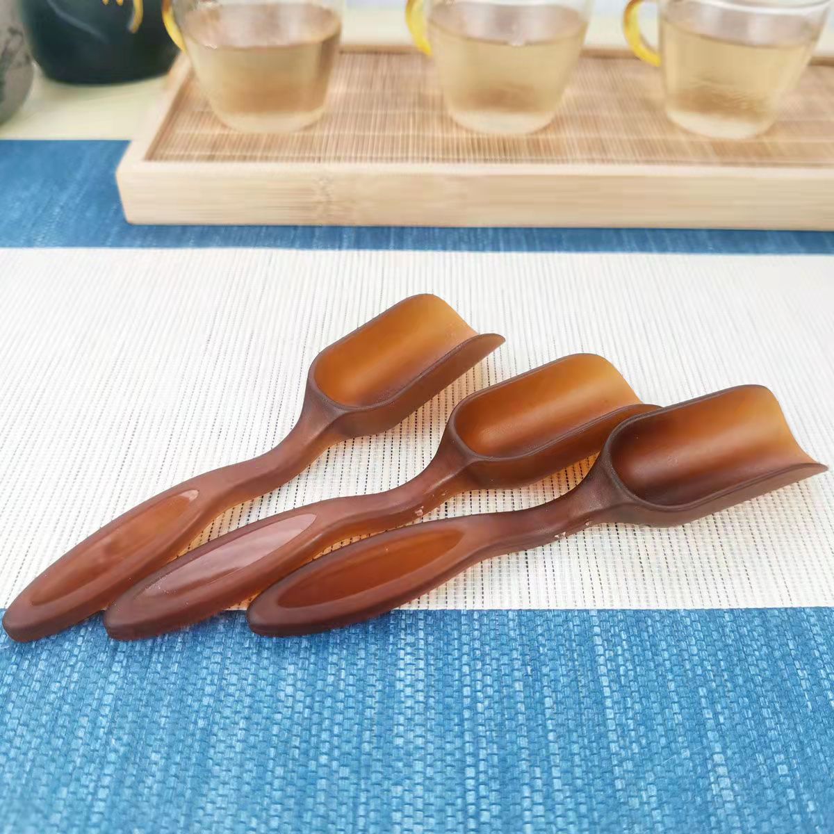 Combo muỗng múc trà cà phê và lon trà long tỉnh